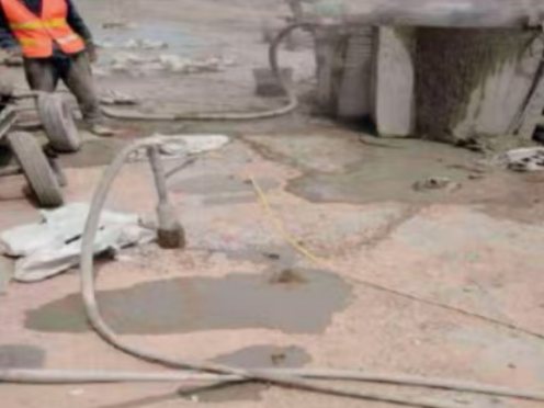 宁乡水泥混凝土路面板底注浆技术 路面脱空注浆整治方案